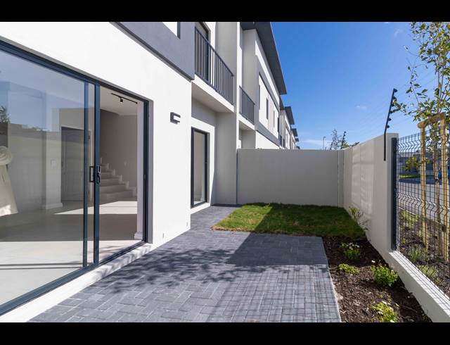 3 BEDROOM TOWNHOUSE TO LET IN SANDOWN